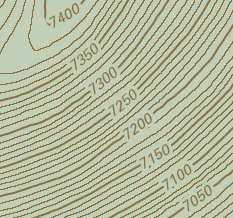 Indexhöhenlinien, die mit dem Konturlinienplatzierungs-Style beschriftet werden